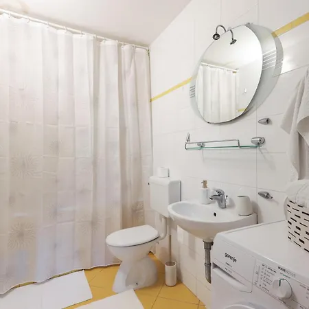 Lovely In * Makarska